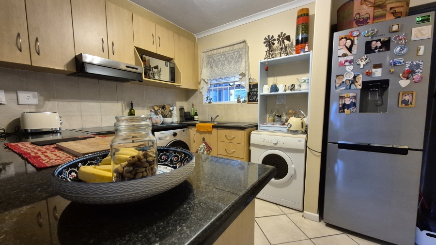 2 Bedroom Property for Sale in Whispering Pines Western Cape
